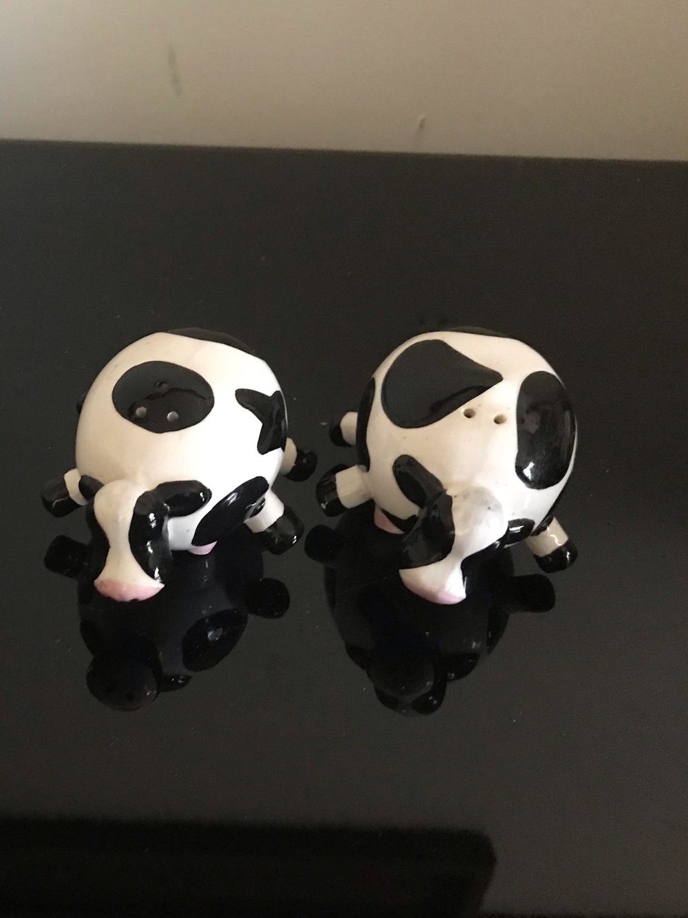 Black and White Cow Salt and Pepper Shakers Cute!11